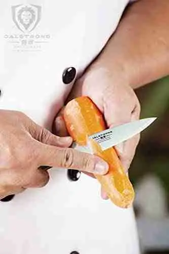 Paring knife for peeling of fruits