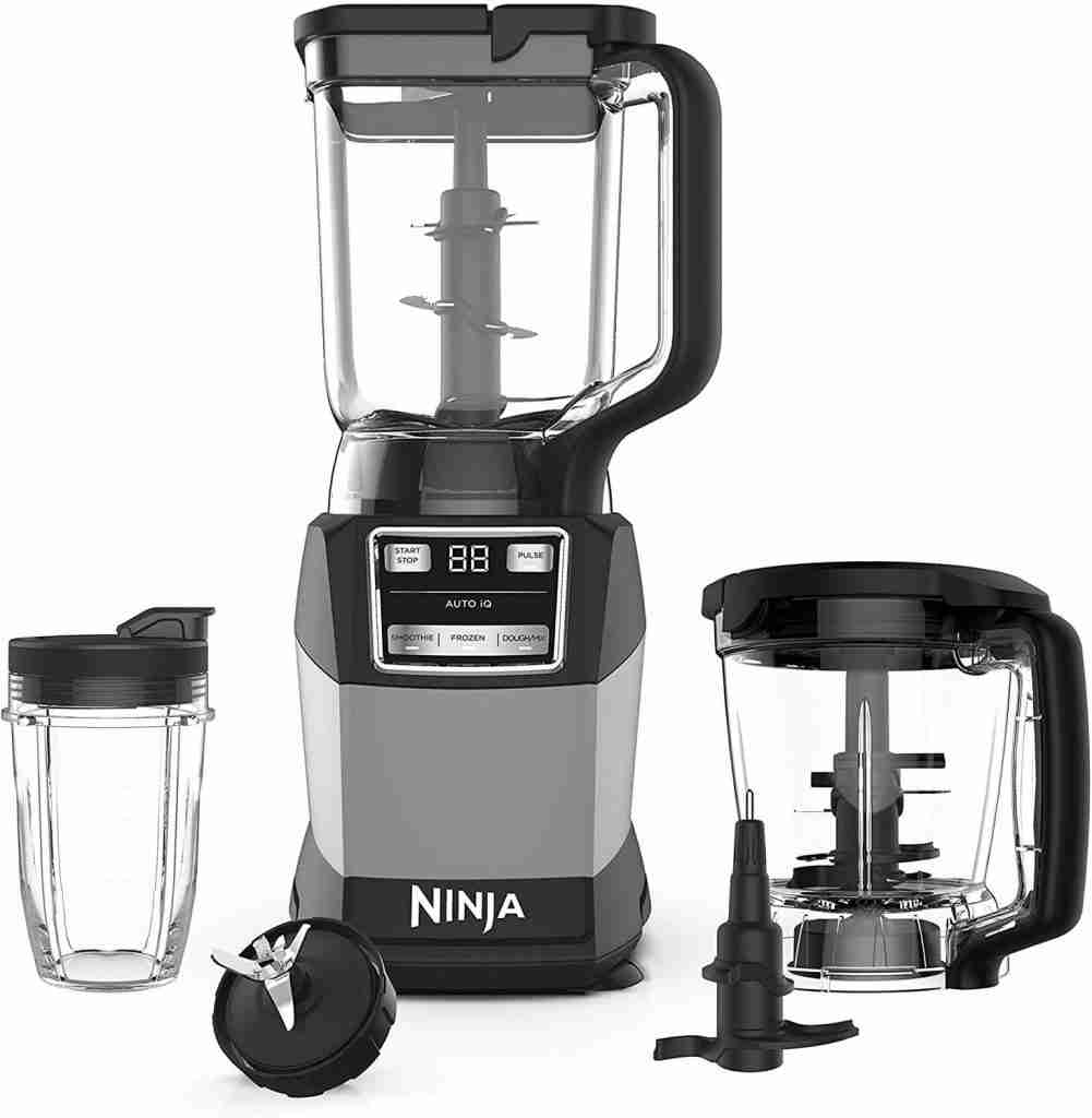 Ninja Blender for making smoothies, frozen fruits and crushing ice